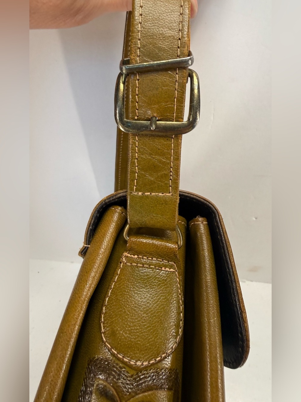 Vintage Flores Hand-Tooled Brown/green Leather accordion style shoulder Bag - Picture 16 of 16